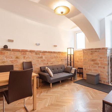 Der Fuchsbau - Neu, Kuschelig Und Zentral Im Gruenen Apartment Wina Bagian luar foto