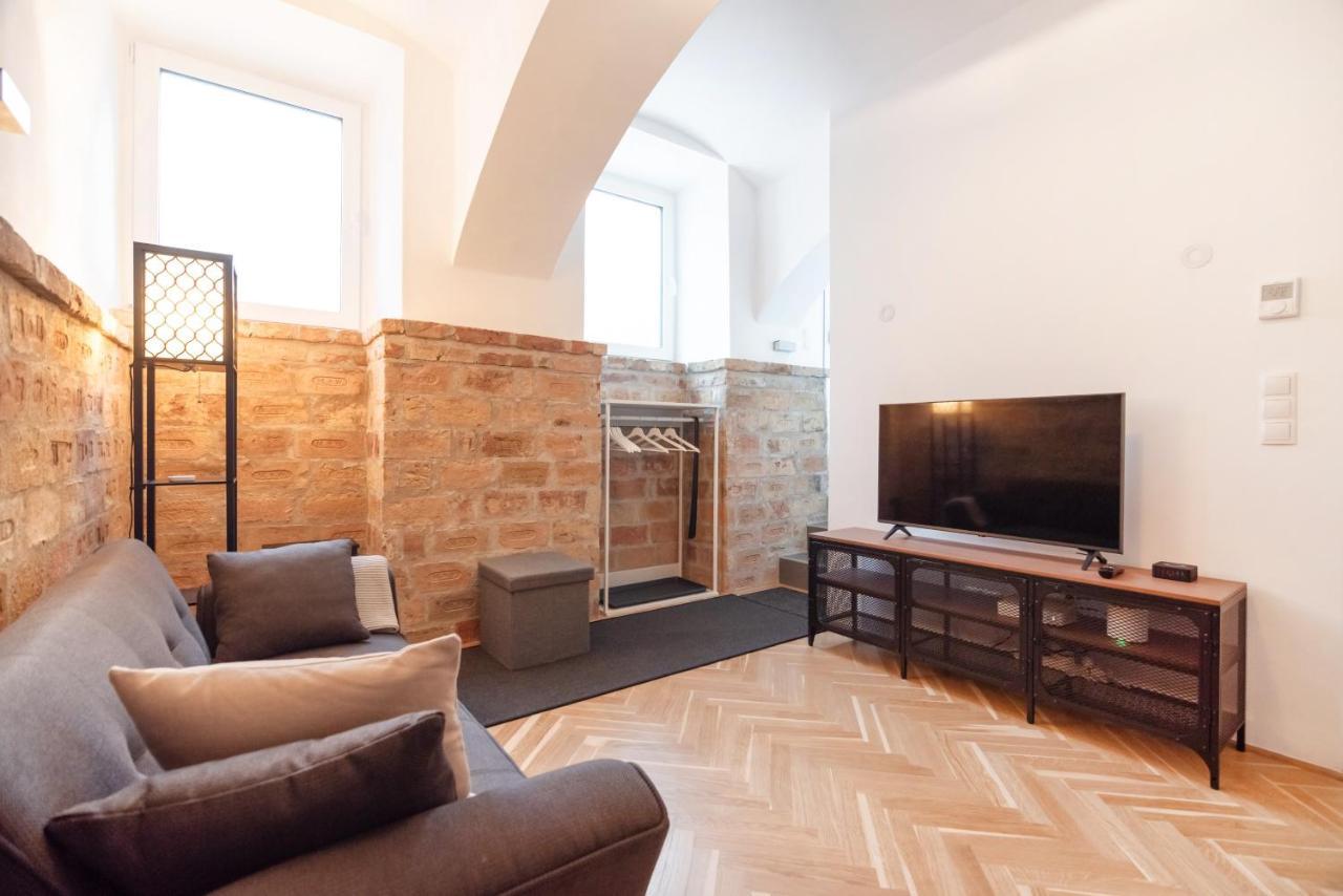 Der Fuchsbau - Neu, Kuschelig Und Zentral Im Gruenen Apartment Wina Bagian luar foto