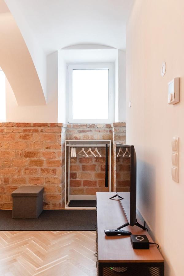 Der Fuchsbau - Neu, Kuschelig Und Zentral Im Gruenen Apartment Wina Bagian luar foto