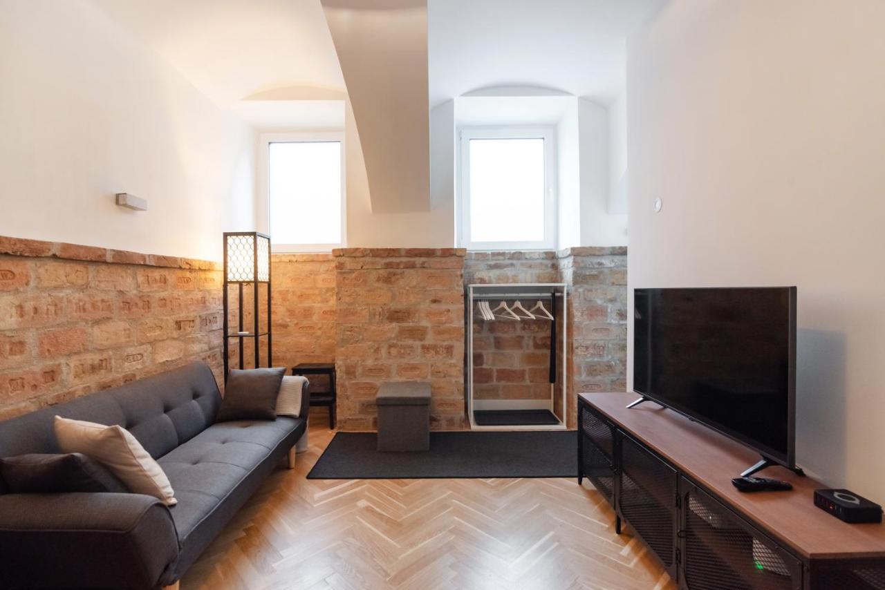 Der Fuchsbau - Neu, Kuschelig Und Zentral Im Gruenen Apartment Wina Bagian luar foto