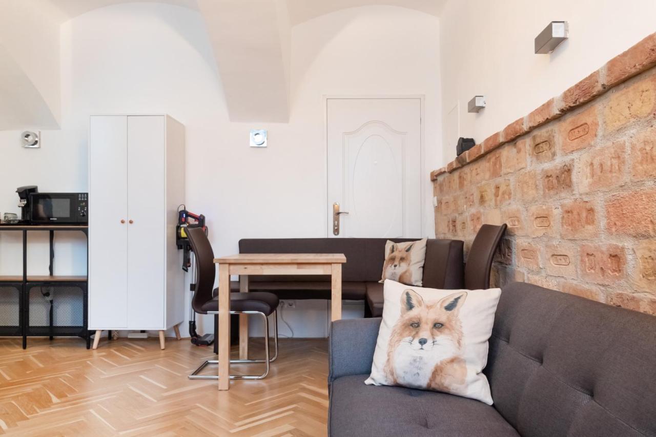 Der Fuchsbau - Neu, Kuschelig Und Zentral Im Gruenen Apartment Wina Bagian luar foto