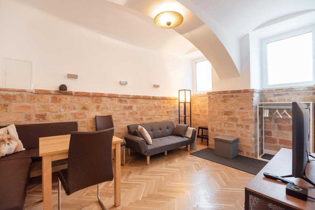 Der Fuchsbau - Neu, Kuschelig Und Zentral Im Gruenen Apartment Wina Bagian luar foto