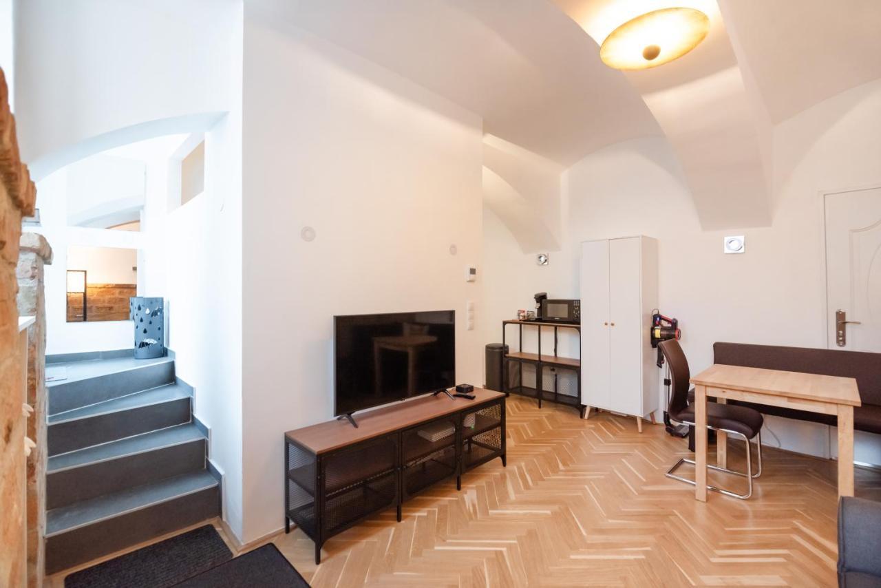Der Fuchsbau - Neu, Kuschelig Und Zentral Im Gruenen Apartment Wina Bagian luar foto
